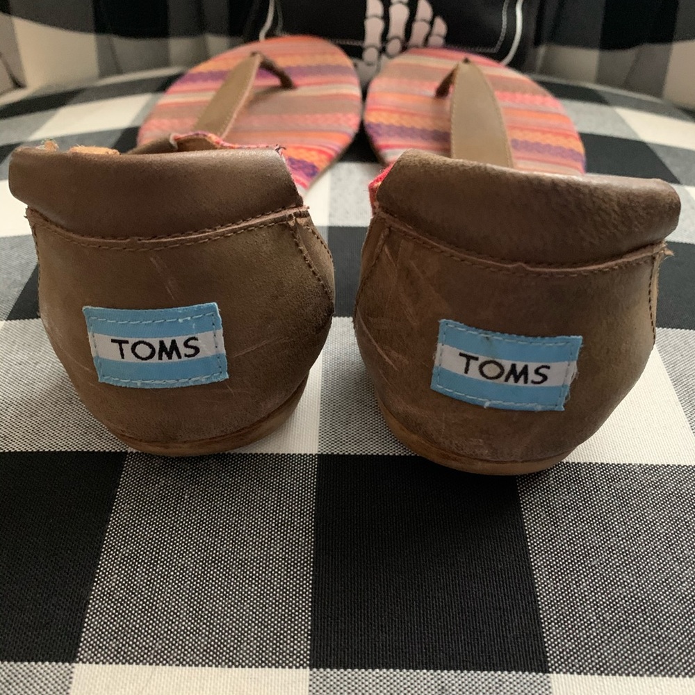 TOMS - Picture 4 of 5